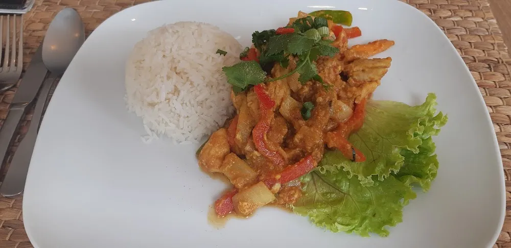 Poulet Sauté Au Curry Jaune